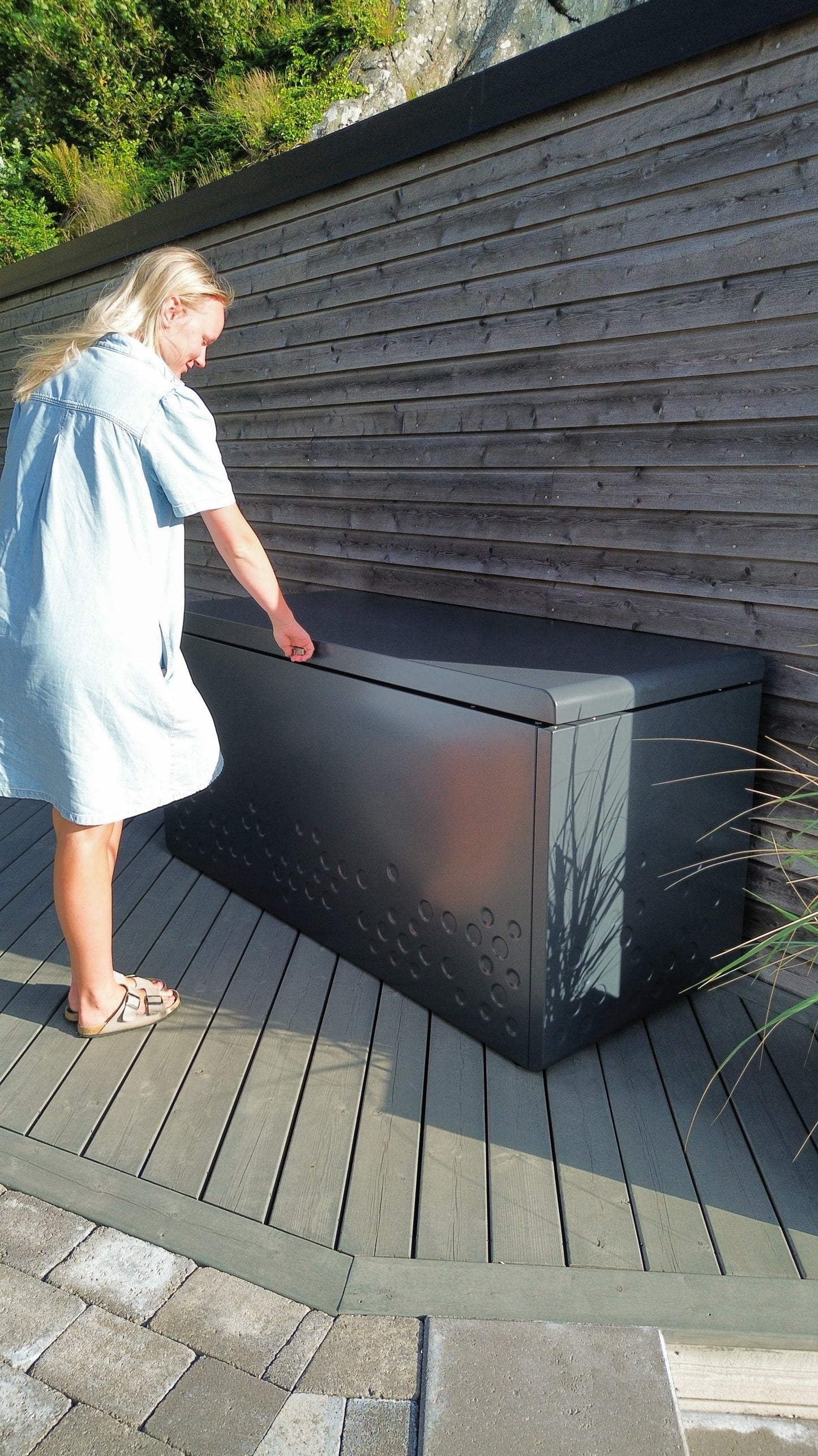 Outdoor Storage Box - Anthracite Grey Aluminum