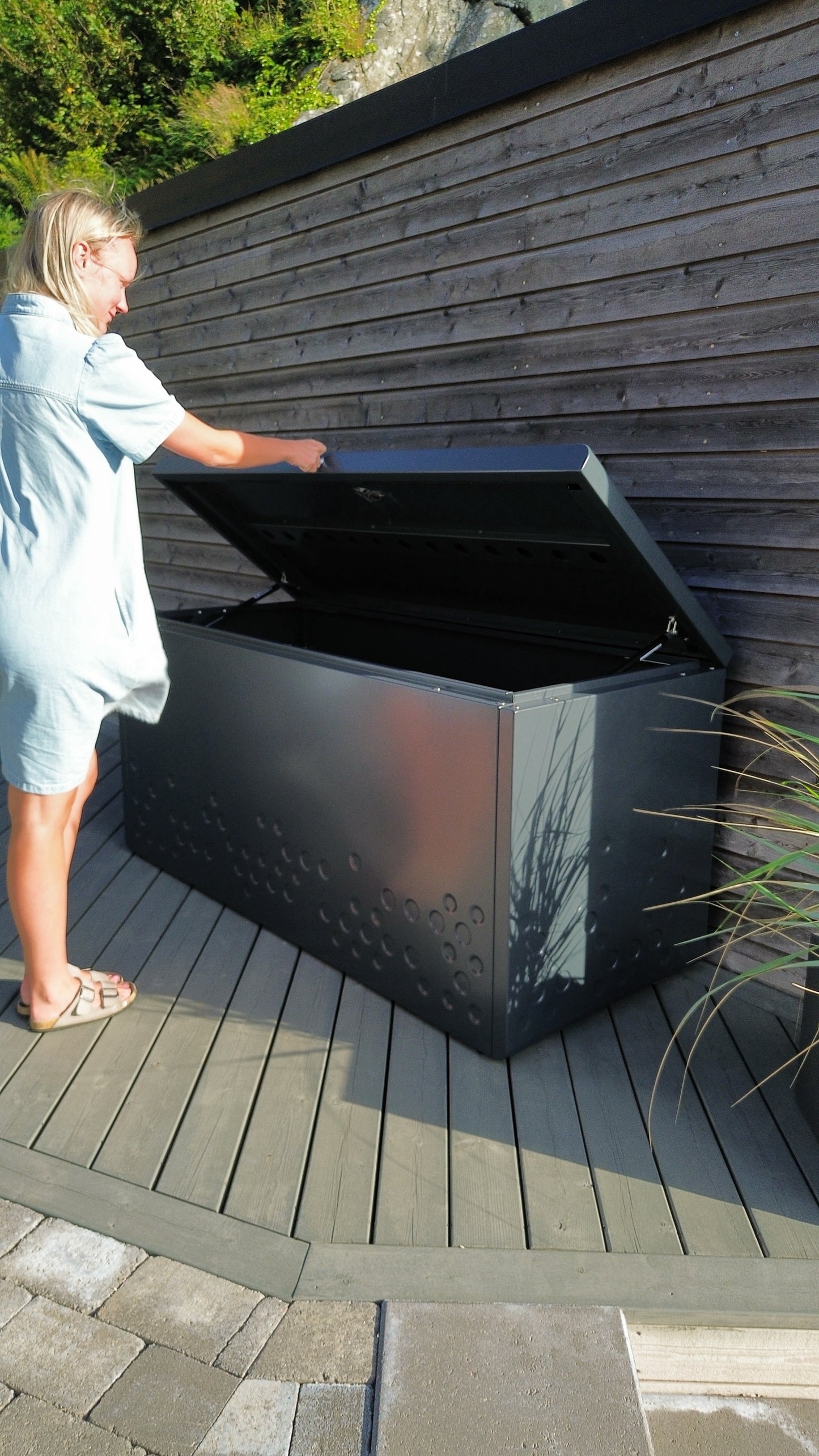 Outdoor Storage Box - Anthracite Grey Aluminum